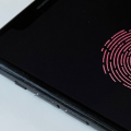 苹果希望在屏幕上嵌入天线以及Touch ID