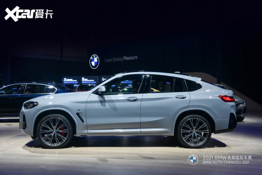 2021成都车展：新BMW  X4正式发布亮相